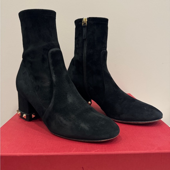 Valentino rockstud Black Ankle Boots with Studded Heel - Picture 2 of 11